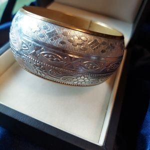 Vintage Brass Wide Bangle Bracelet w/ Aluminum Floral Design.
